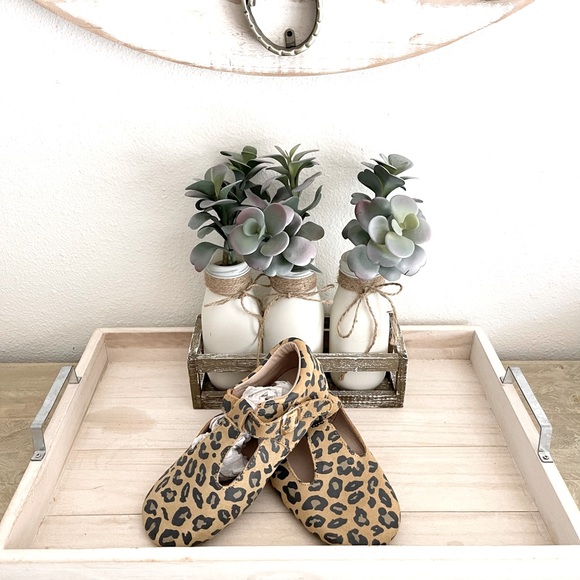 Monkey Feet Cheetah W/ Strap - Picture 2 of 4